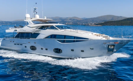 Ferretti Custom Line 100