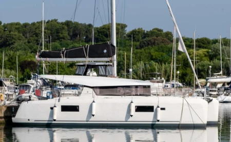 Lagoon 42