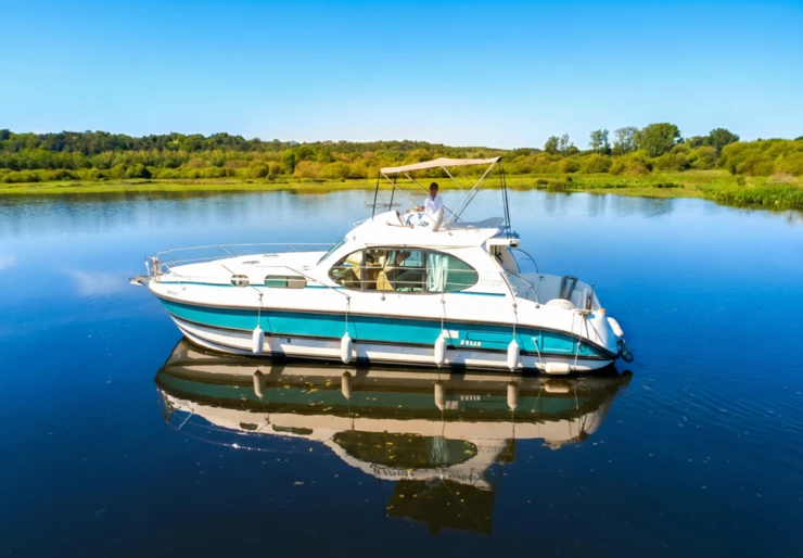 Estivale Quattro B + Carrick | Canvan Carrick