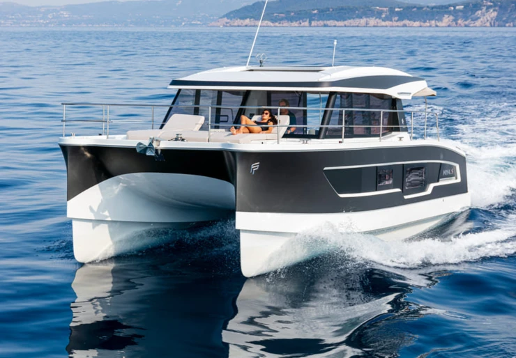 MY 4.S Porto di Taranto | Nina