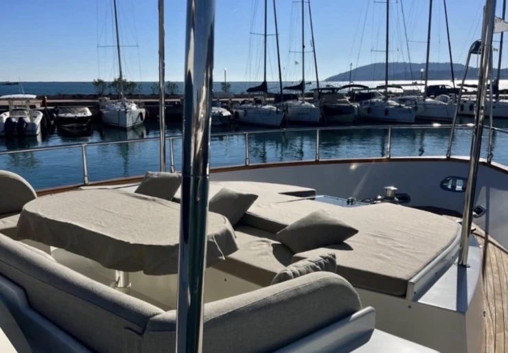 Falcon 80S Port de Salerne | Mare & Luna