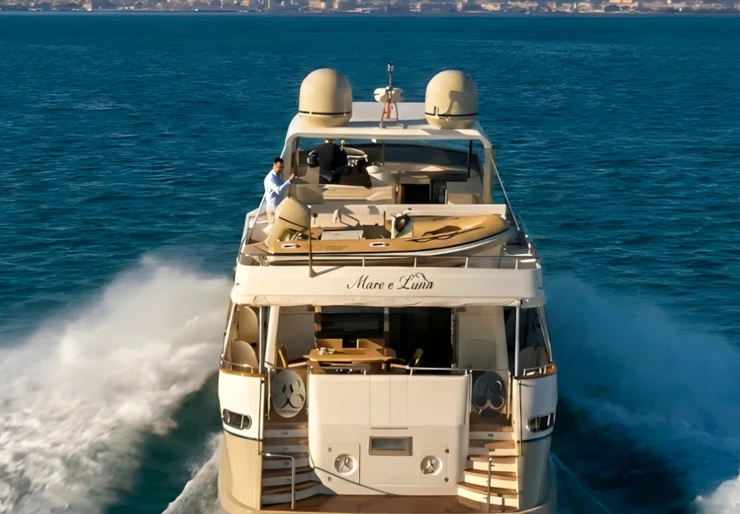 Falcon 80S Salerno harbour | Mare & Luna