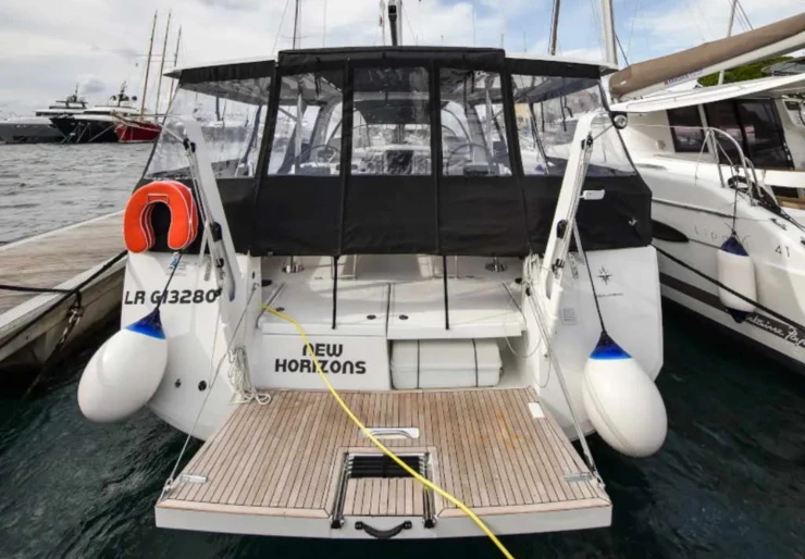 Sun Loft 47 Marina Solila | New Horizons