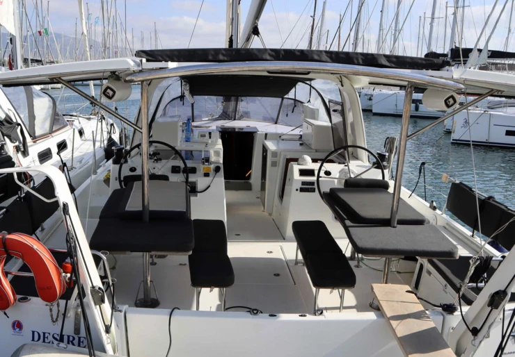 Sun Loft 47 Paros harbour | Desire