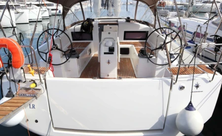 Sun Odyssey 440