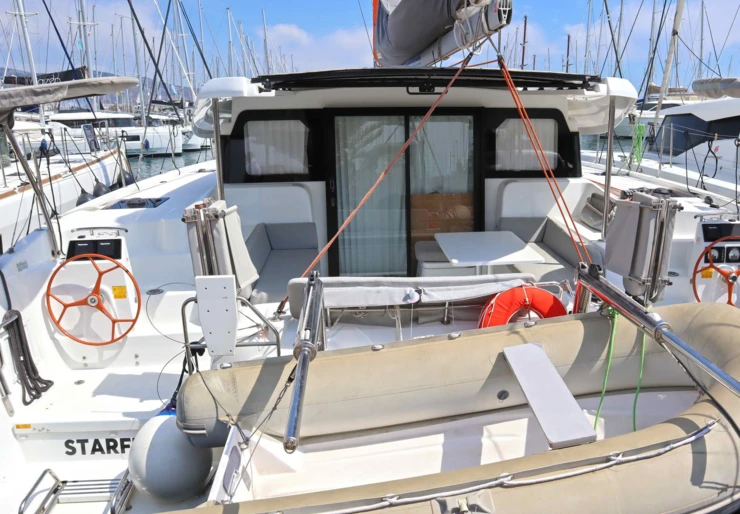 Excess 11 Hafen von Paros | STARFISH