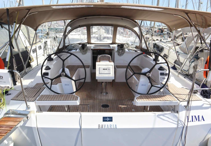 Bavaria C42 Paros harbour | Lima