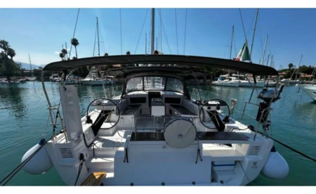 Dufour 470