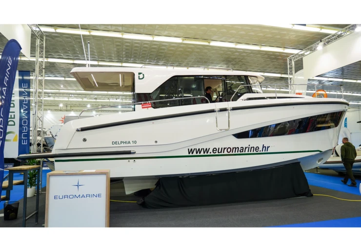 Delphia 10 Sedan ACI Marina | Summer Kiss