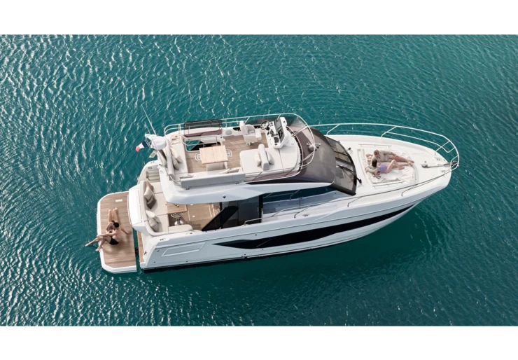 Prestige F4.3 Seget Donji - Marina Baotic | Mr. 77