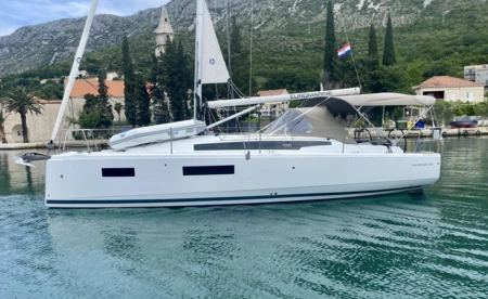 Sun Odyssey 350