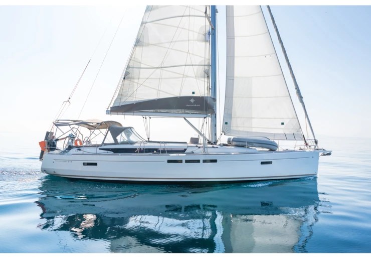 Sun Odyssey 519 Paros harbour | Eva