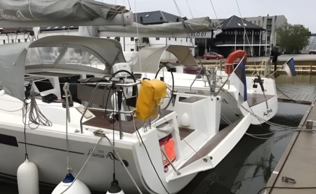 Hanse 385