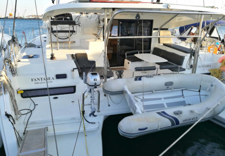Lagoon 42 Lavrion - main port | Fantasea