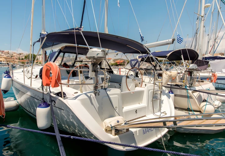 Cyclades 50.5 Lavrion - port principal | Marla