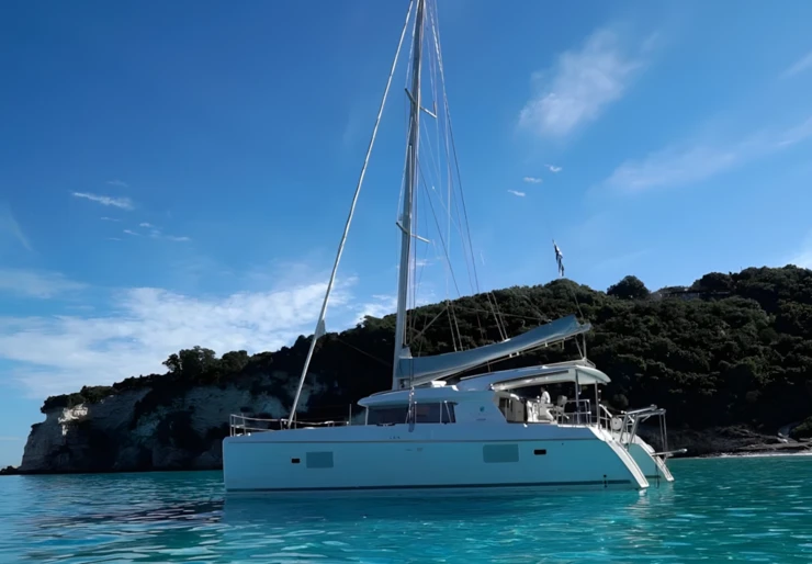 Lagoon 421 Lefkas harbour | Nirvana AC Watermaker Gen + elegant pack refit 2022