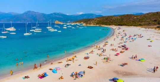 Swimming and relaxation in Lotu or Saleccia
