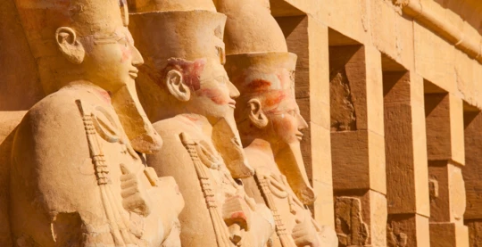 Visita ai templi della sponda occidentale