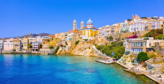 Optionaler Stadtrundgang durch Syros