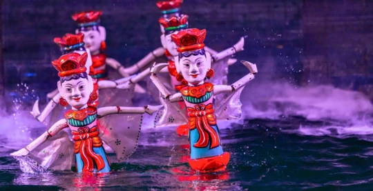 Spectacle de marionnettes sur l’eau