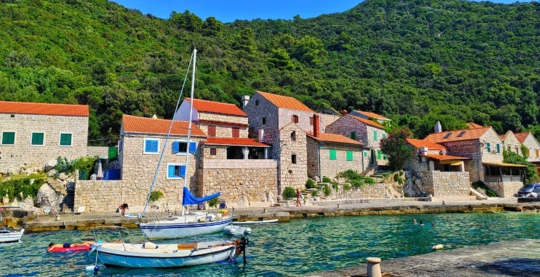Begegnung mit den Fischern von Lastovo und Erkundung des Dorfes, des Weins und der lokalen Traditionen