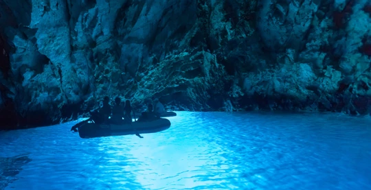 Geführte Bootsfahrt zur Blauen Grotte und zur Insel Biševo