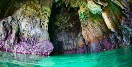 Visite de la grotte de Tomolol