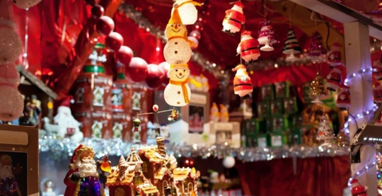 Visita guiada por el casco antiguo de Montmartre y paseo por el corazón de su mercado navideño