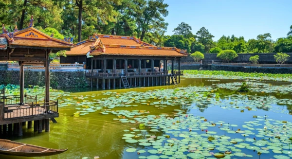 Visite du tombeau de l’empereur Tu Duc