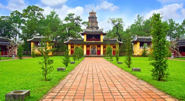 Visite de la pagode de la Dame céleste