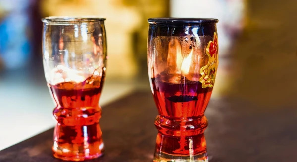 Dégustation de l’alcool en jarre