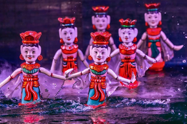 Spectacle de marionnettes sur l’eau
