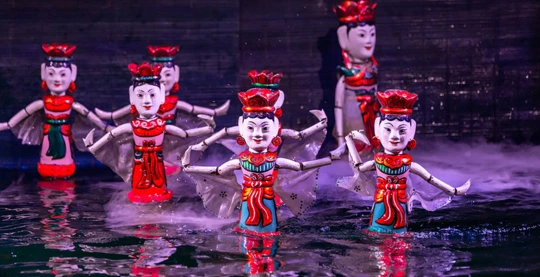 Spectacle de marionnettes sur l’eau