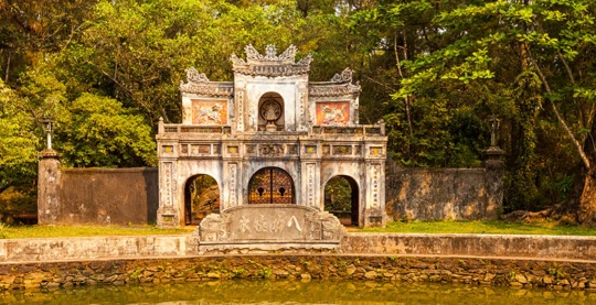 Visite de la pagode de Tu Hieu
