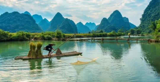 Visite d'une ferme piscicole flottante