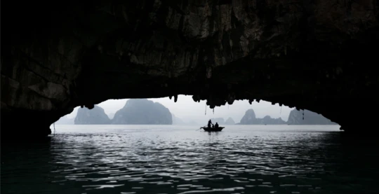 Visita alla "Grotta Oscura e Luminosa"