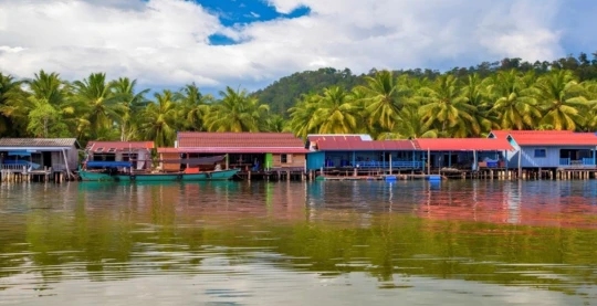 Visita a un villaggio sulle rive del lago Tonlé Sap