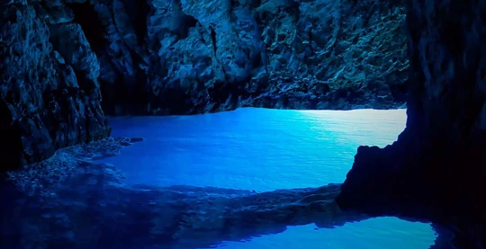 Visita alla Grotta Azzurra di Biševo