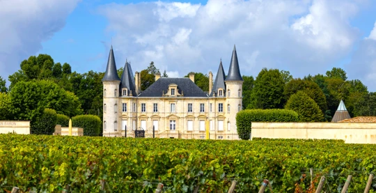 Discovery tour of the Médoc Grands Crus and wine tasting