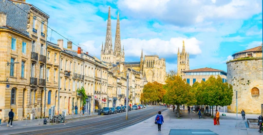 Bordeaux, the Chartrons district, the wine and trade museum and wine tasting