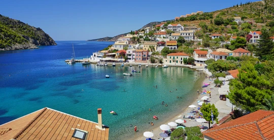 Playa de Assos y Myrtos en coche