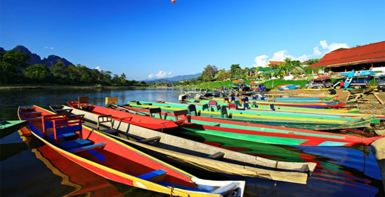 Expédition en bateau à longue queue à Vientiane