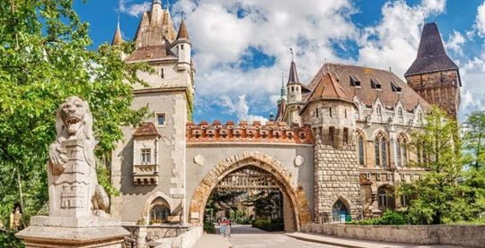 Guided tour of Budapest