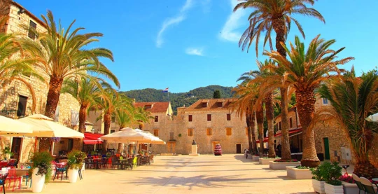 Paseos urbanos por Hvar