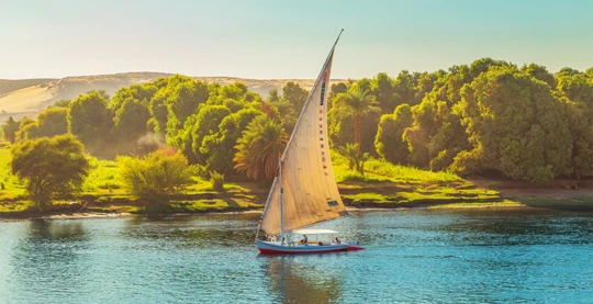 Tour aboard a felucca