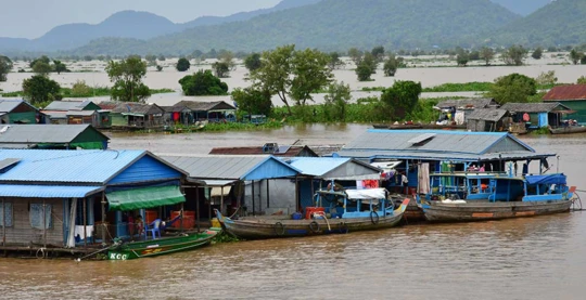 Tour de Kampong Laeang