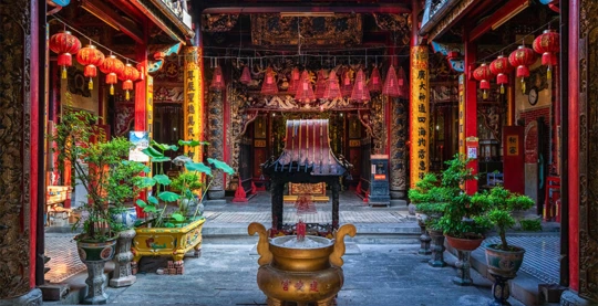 Visita del templo chino de Kien An Cung