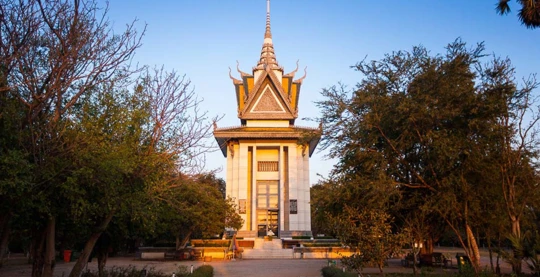 Visita ai campi di sterminio di Choeung Ek