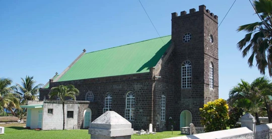 Visite de la petite église catholique de Padre Divonn