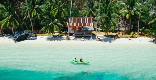 Water activities (kayaks, snorkeling, swimming...)